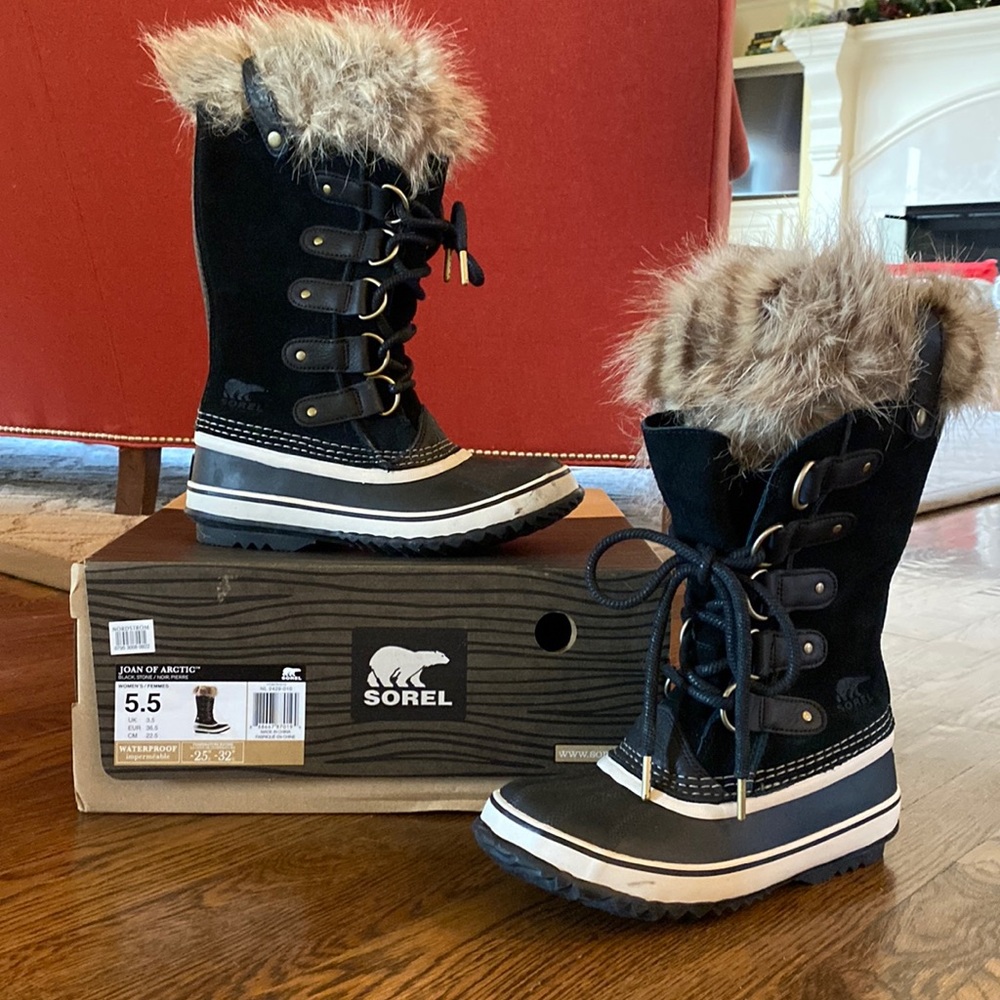 Black Stone Waterproof Sorel in almost PERFECT condition!